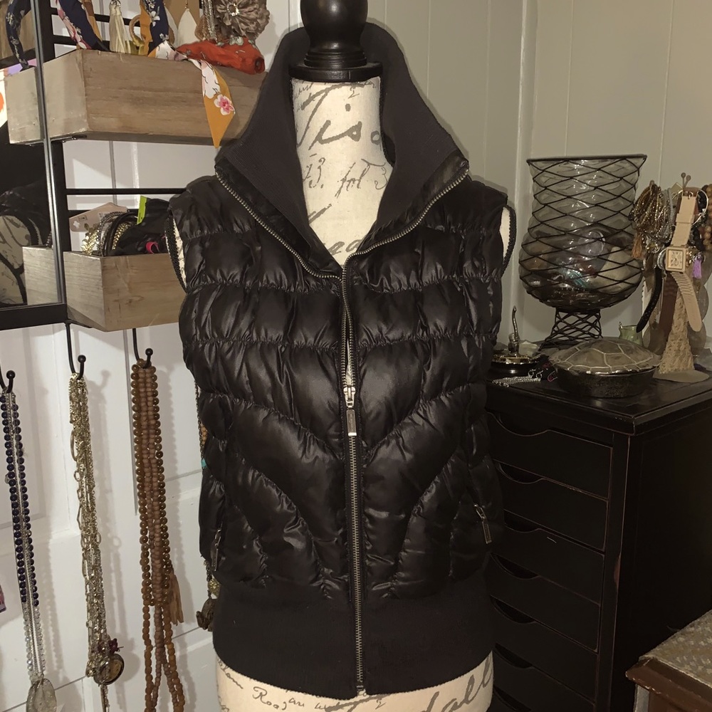Women’s Express black puffer vest size M